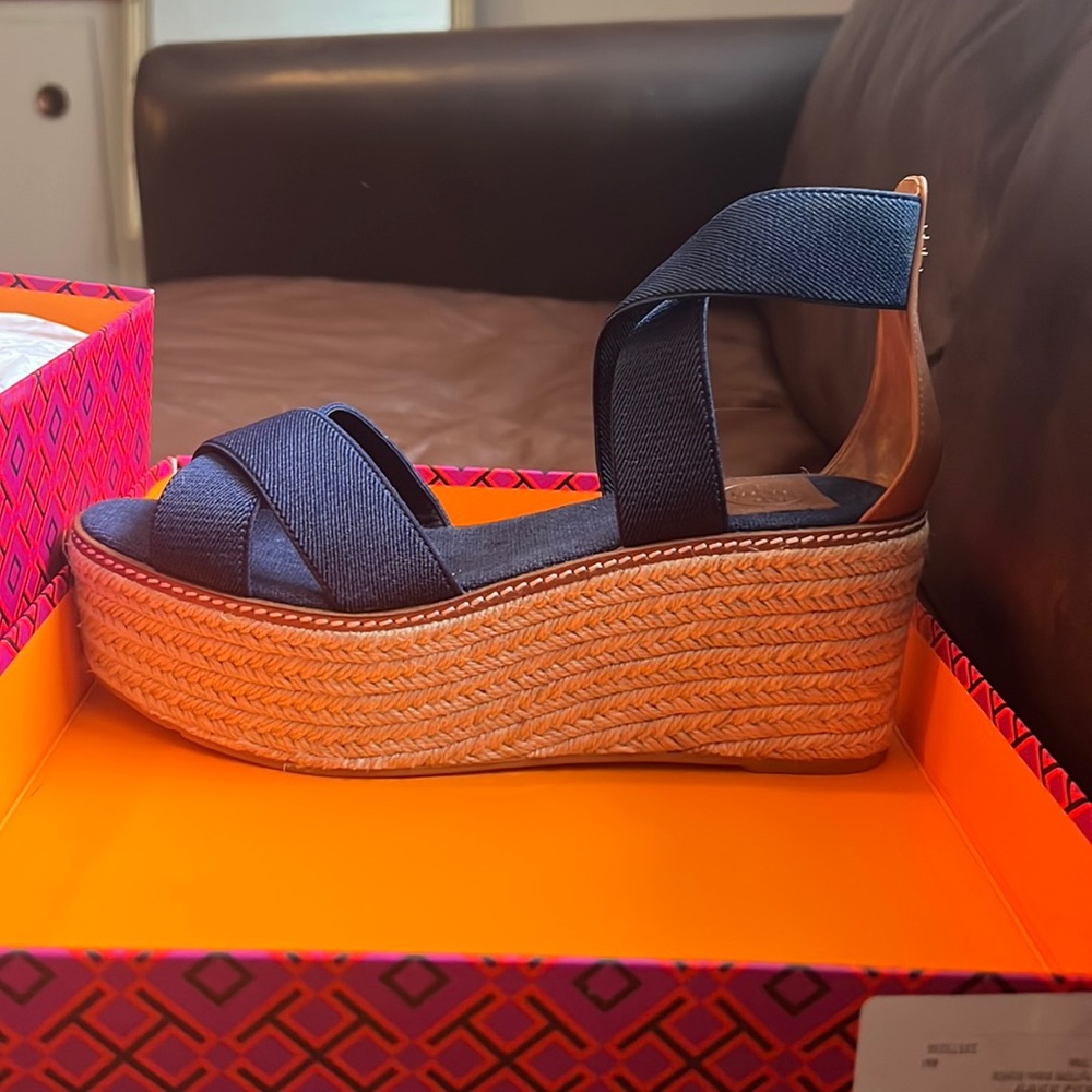 Tory Burch wedges size 8